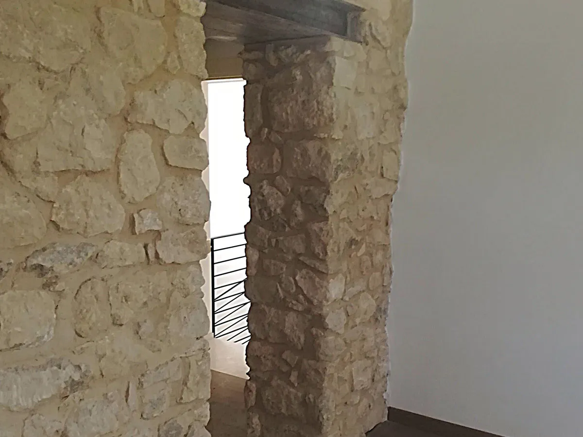 Maste Habitat, rustic, exposed stone finish